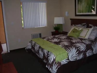 Legacy Suites Extended Stay - 2