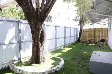 Courtyard Miami - 37