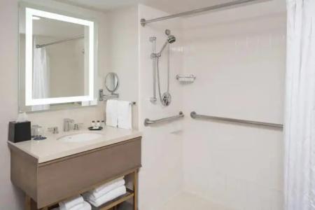 Sheraton Dallas by the Galleria - 26