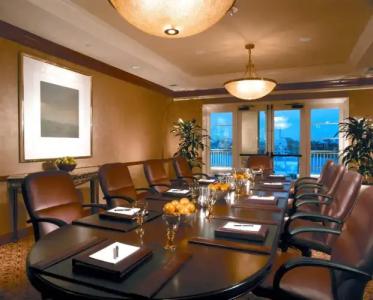 Balboa Bay Resort - 19