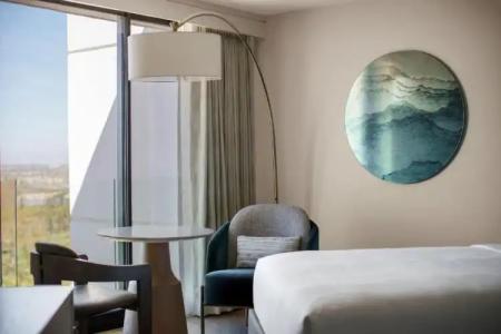 VEA Newport Beach, a Marriott Resort & Spa - 6