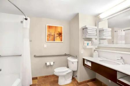 Hampton Inn Hallandale Beach-Aventura - 24