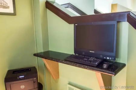 Sleep Inn Miami Airport - 42