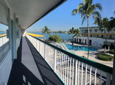 Palm Tree Club Miami - 17