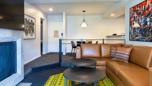 Montrose at Beverly Hills - 46