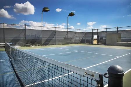 Montrose at Beverly Hills - 15