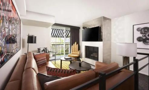 Montrose at Beverly Hills - 1