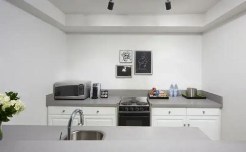 Montrose at Beverly Hills - 8