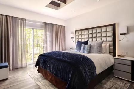 Sunset Marquis - 118