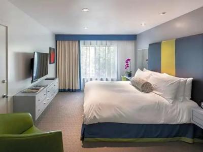 Sunset Marquis - 110