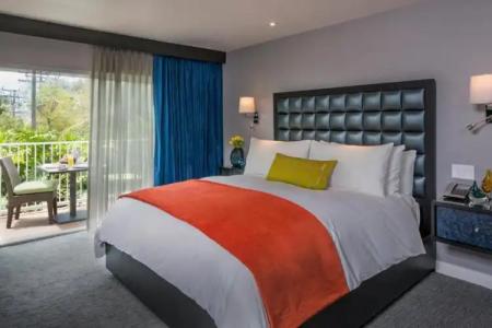 Sunset Marquis - 125