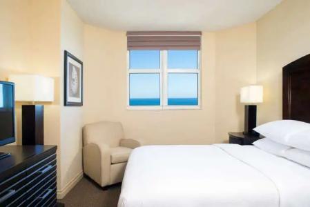 DoubleTree Resort & Spa by Hilton Ocean Point - North Miami Beach - 5
