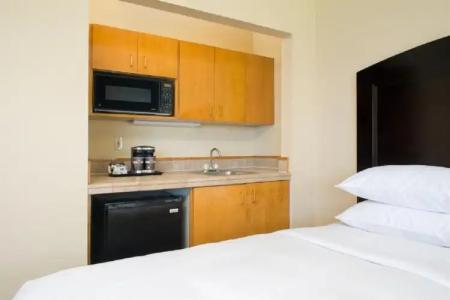 DoubleTree Resort & Spa by Hilton Ocean Point - North Miami Beach - 30