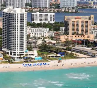 DoubleTree Resort & Spa by Hilton Ocean Point - North Miami Beach - 17