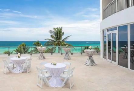 DoubleTree Resort & Spa by Hilton Ocean Point - North Miami Beach - 21