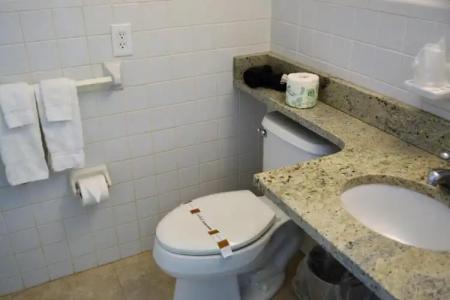 Horizon by the Sea Inn - 58