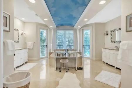 Breakaway Inn Guest House - 66