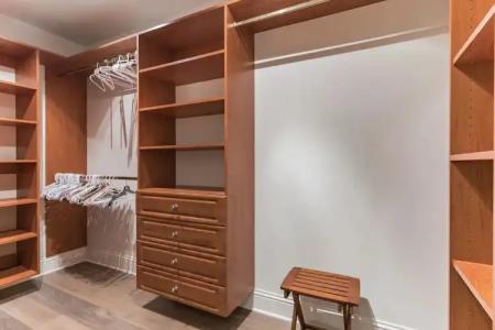 Breakaway Inn Guest House - 6