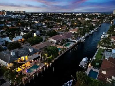 Breakaway Inn Guest House - 44