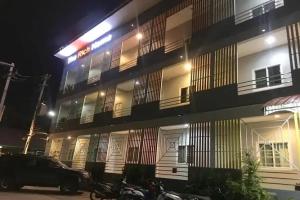 The Rich Home Motel