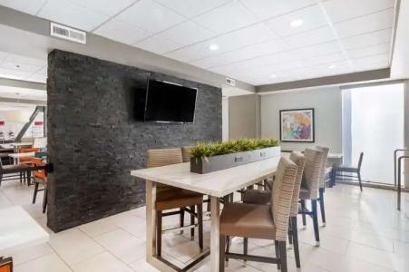 Best Western Plus Commerce - 20