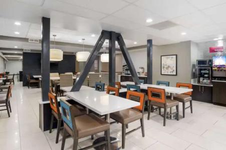 Best Western Plus Commerce - 31