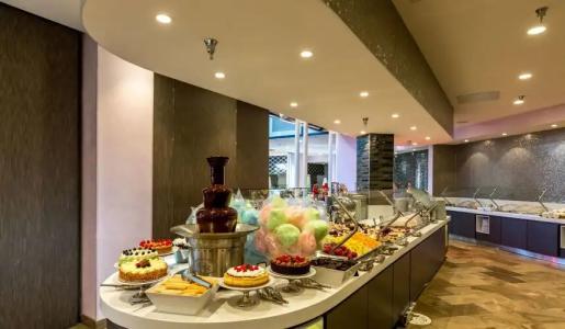 Hilton Los Angeles-Universal City - 12