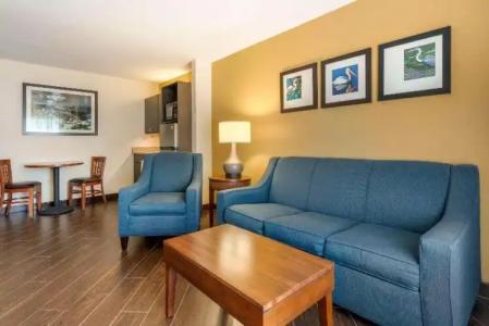 Comfort Suites the Villages - 39