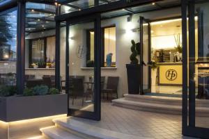 Hotel Philadelphia, Cattolica