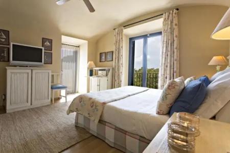 El Far Restaurant - 4