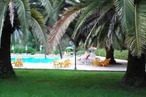 Margarita Apartments, Ypsos