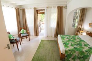 Chantauvent Guesthouse, Blue Bay