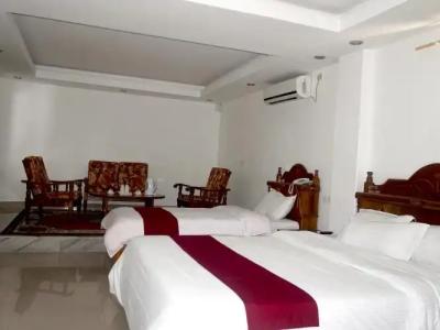 Middle Path and Spa - 37