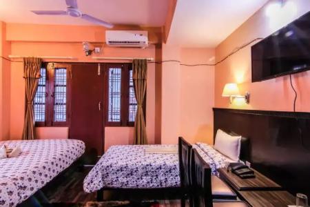 Middle Path and Spa - 5