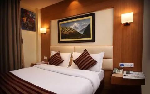 Middle Path and Spa - 41