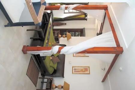 Chateau St Cloud - 94