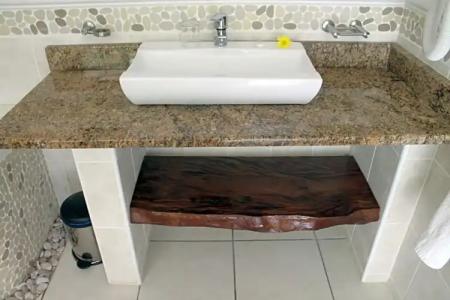 Chateau St Cloud - 83