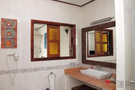 Chateau St Cloud - 82