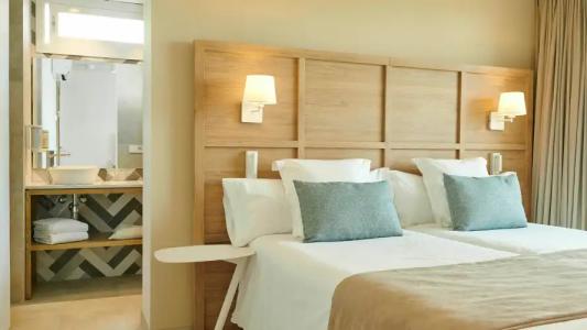 Iberostar Waves Cala Domingos - 38