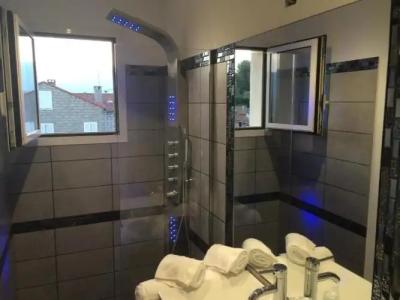 Htel Le Mistral - 42