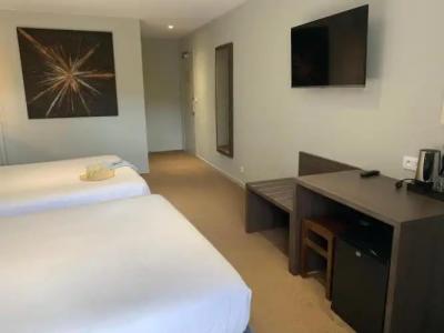 Htel Le Mistral - 22