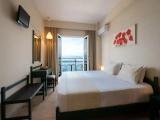 Double room with partial sea view
