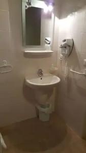 Corsica Hostel Porto Vecchio - 7