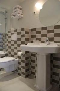 Hôtel des 3 Poussins - 78