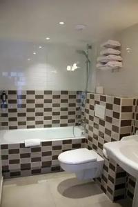 Hôtel des 3 Poussins - 52