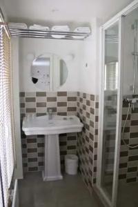 Hôtel des 3 Poussins - 28