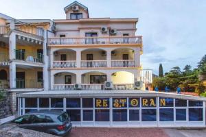 Privatni smjestaj Toljic Hotel, Petrovac