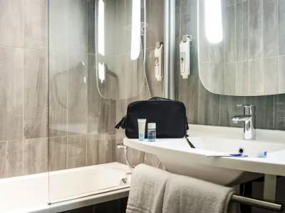 Ibis Paris Ornano Montmartre Nord 18ème - 9