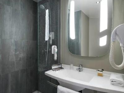 Ibis Paris Ornano Montmartre Nord 18ème - 28