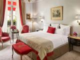 Deluxe Double Suite with balcony and with Avenue Montaigne View